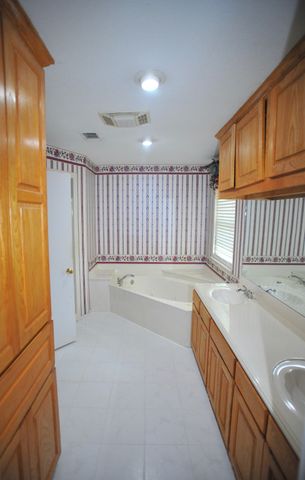 305 Shady Oaks Drive, Runaway Bay, TX 76426