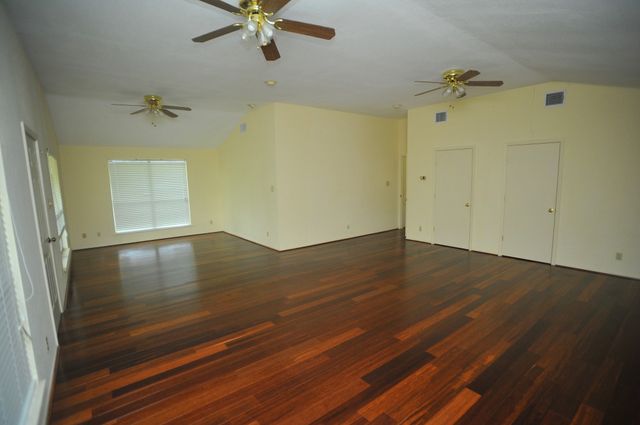 305 Shady Oaks Drive, Runaway Bay, TX 76426