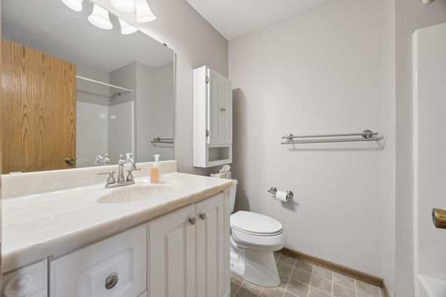 4050 Maureen Drive NE 101NE, Columbia Heights, MN 55421