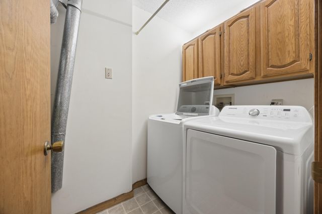 4050 Maureen Drive NE 101NE, Columbia Heights, MN 55421