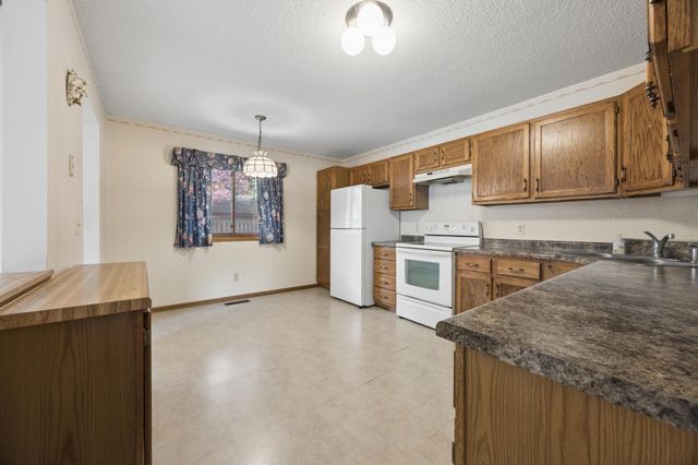 4050 Maureen Drive NE 101NE, Columbia Heights, MN 55421