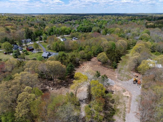 5 Julia Lane, Freetown, MA 02702