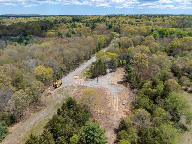 5 Julia Lane, Freetown, MA 02702