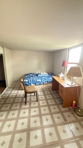 3824 S Sacramento Avenue, Chicago, IL 60632