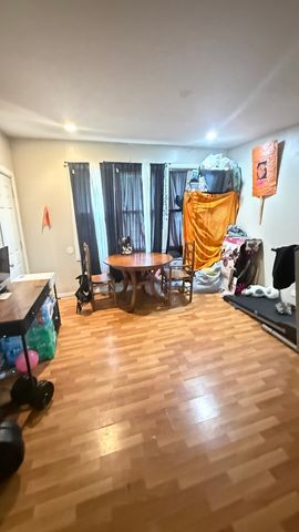 3824 S Sacramento Avenue, Chicago, IL 60632