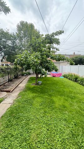 3824 S Sacramento Avenue, Chicago, IL 60632