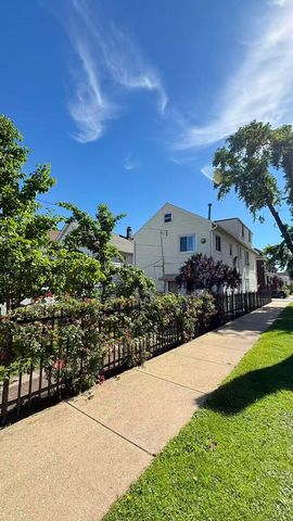 3824 S Sacramento Avenue, Chicago, IL 60632