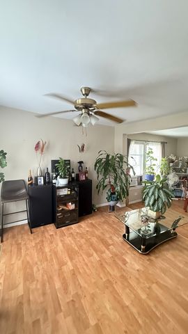 3824 S Sacramento Avenue, Chicago, IL 60632