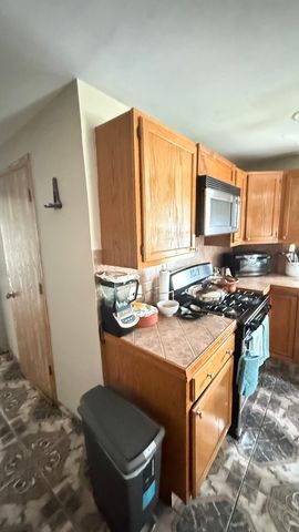 3824 S Sacramento Avenue, Chicago, IL 60632