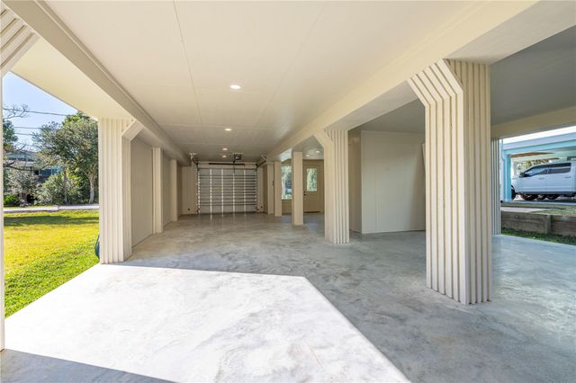 701 Pine Road, Clear Lake Shores, TX 77565