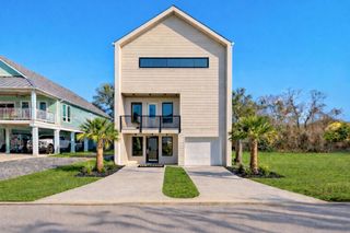 701 Pine Road, Clear Lake Shores, TX 77565