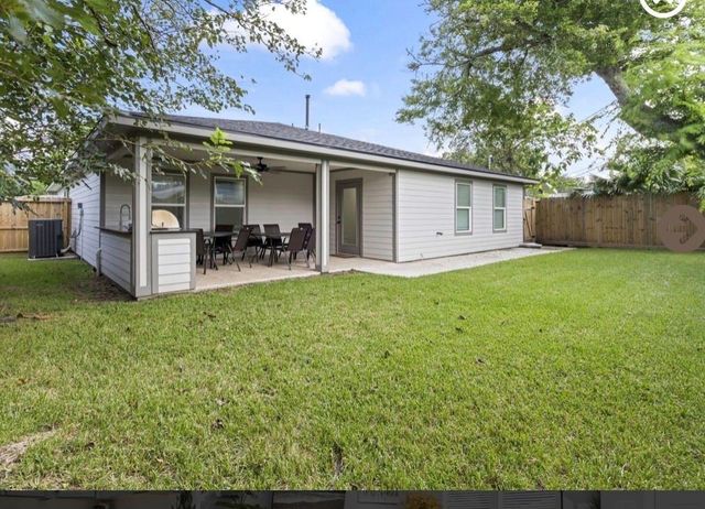 118 Tuna Street, Galveston, TX 77550