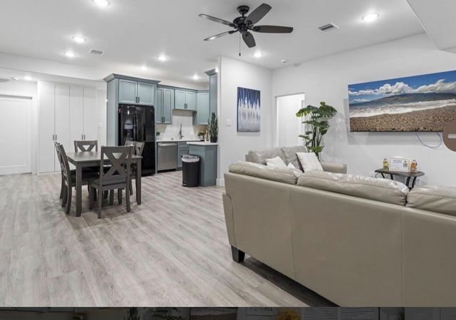 118 Tuna Street, Galveston, TX 77550