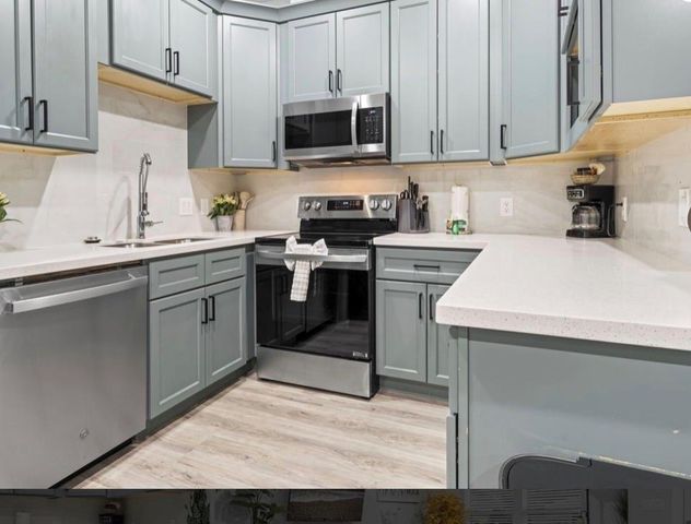 118 Tuna Street, Galveston, TX 77550