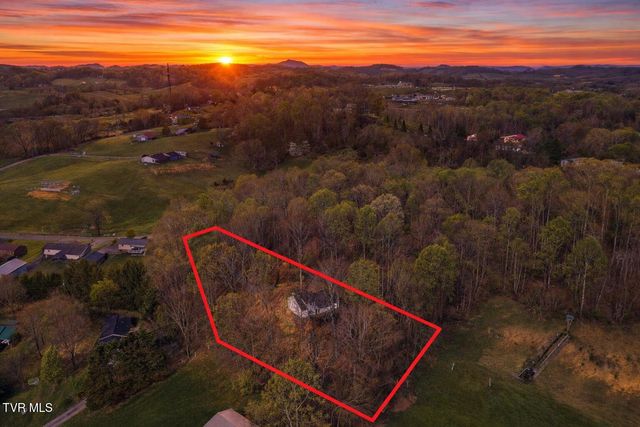 124 Hidden Valley Road, Kingsport, TN 37663