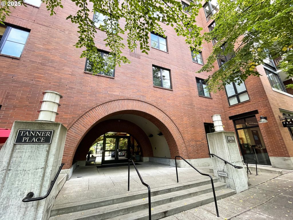1030 Nw JOHNSON St 424, Portland, OR 97209