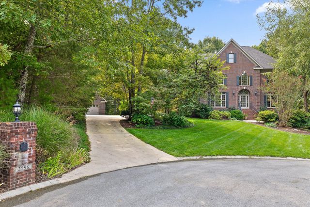 2598 Bristlecone Lane, Signal Mountain, TN 37377