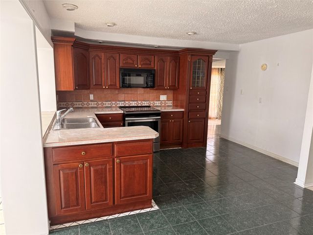 2150 Courtland Circle, Carrollton, TX 75007