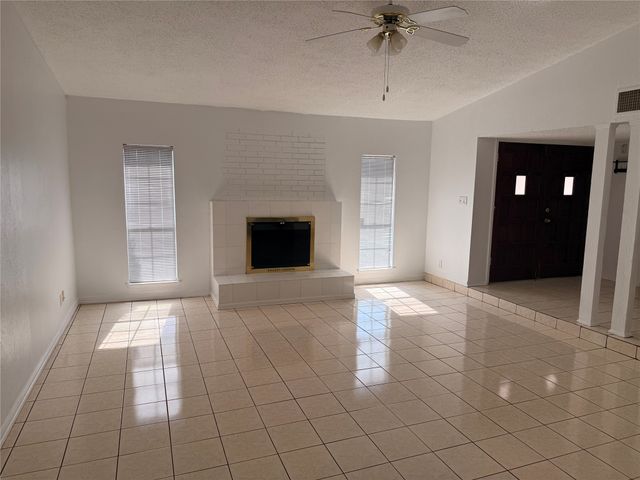 2150 Courtland Circle, Carrollton, TX 75007