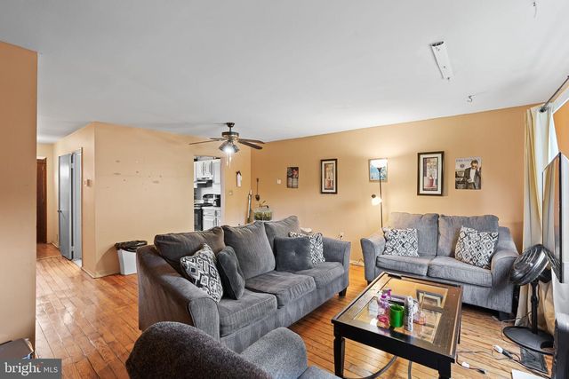 1359 BARNABY TER SE, Washington, DC 20032