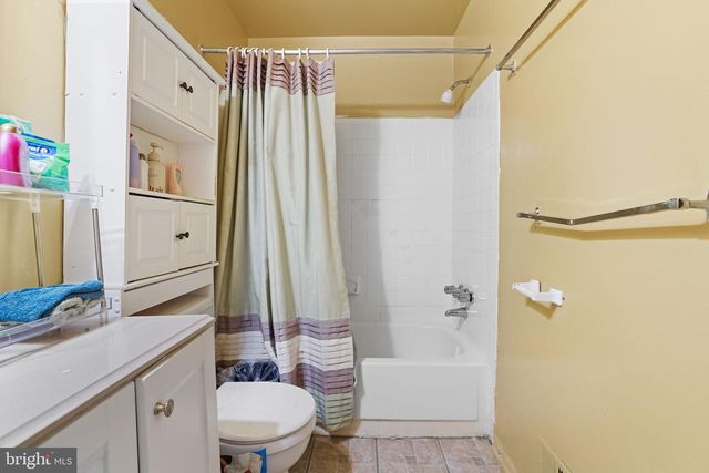 1359 BARNABY TER SE, Washington, DC 20032