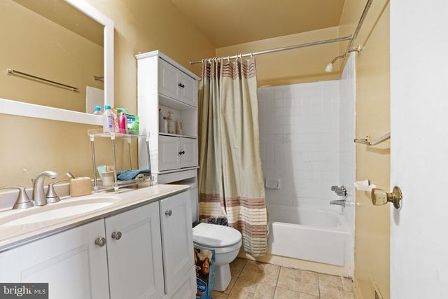 1359 BARNABY TER SE, Washington, DC 20032