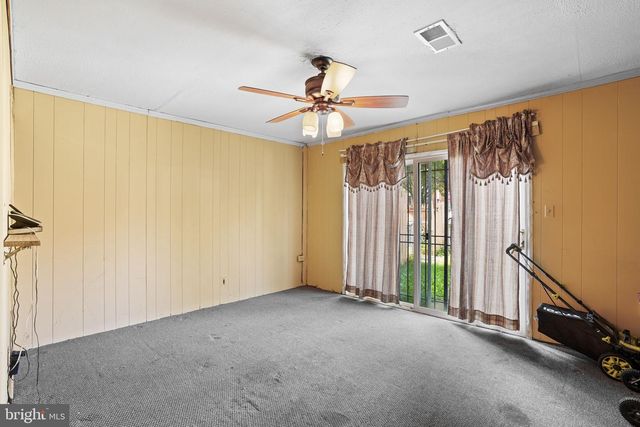 1359 BARNABY TER SE, Washington, DC 20032