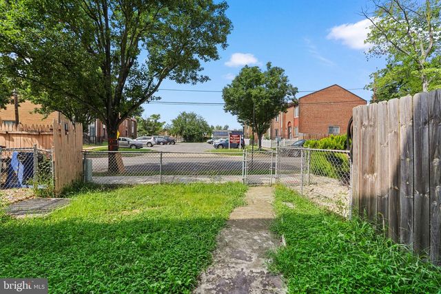 1359 BARNABY TER SE, Washington, DC 20032