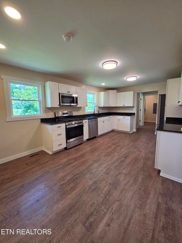 220 Harden Rd, Sparta, TN 38583