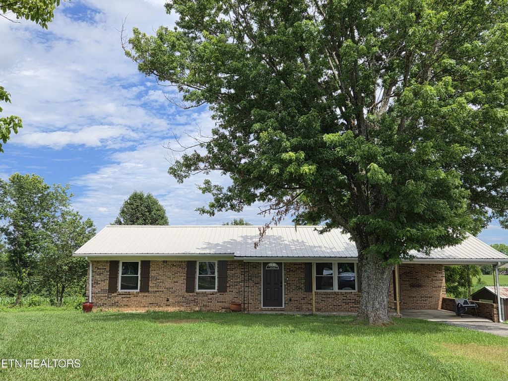 220 Harden Rd, Sparta, TN 38583