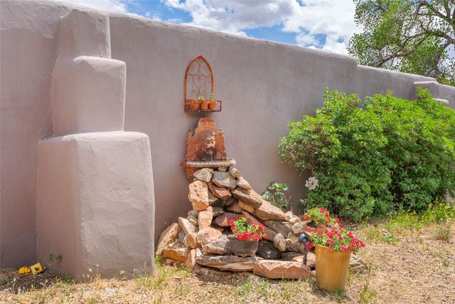 26 River Street, Cerrillos, NM 87010