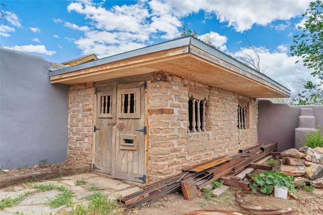 26 River Street, Cerrillos, NM 87010