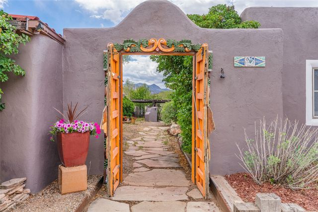 26 River Street, Cerrillos, NM 87010