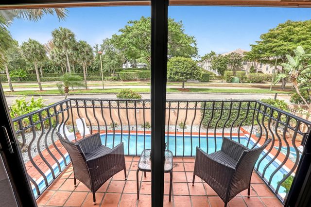 6532 Via Rosa, Boca Raton, FL 33433