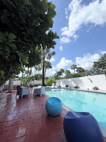 6532 Via Rosa, Boca Raton, FL 33433