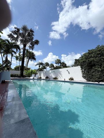 6532 Via Rosa, Boca Raton, FL 33433
