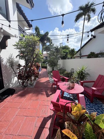 6532 Via Rosa, Boca Raton, FL 33433