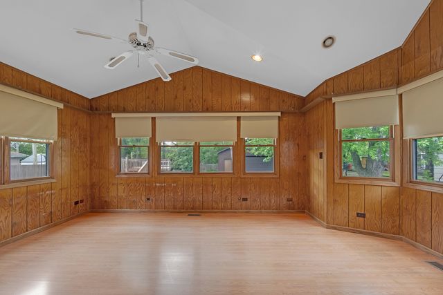 9932 S Maplewood Avenue, Chicago, IL 60655