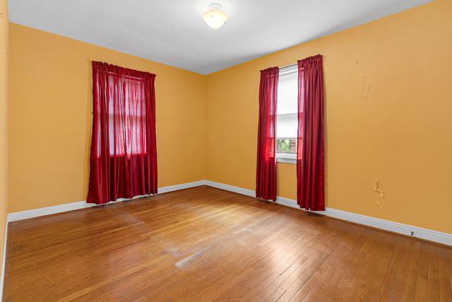 9932 S Maplewood Avenue, Chicago, IL 60655