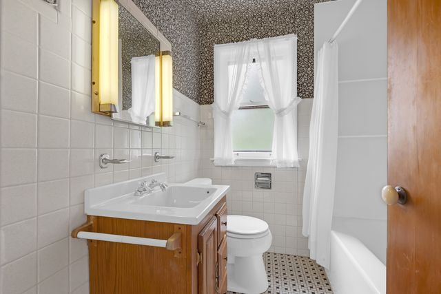 9932 S Maplewood Avenue, Chicago, IL 60655