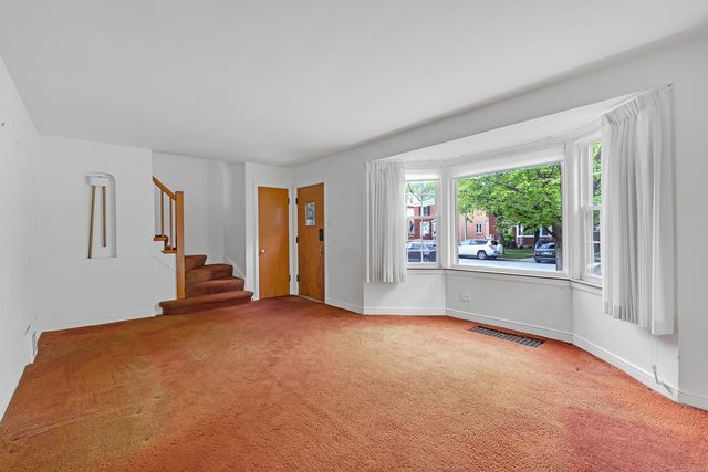 9932 S Maplewood Avenue, Chicago, IL 60655