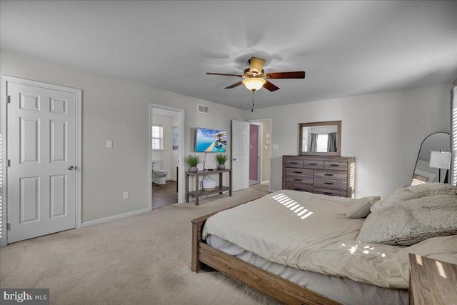 37 WALNUT DR W, Bernville, PA 19506