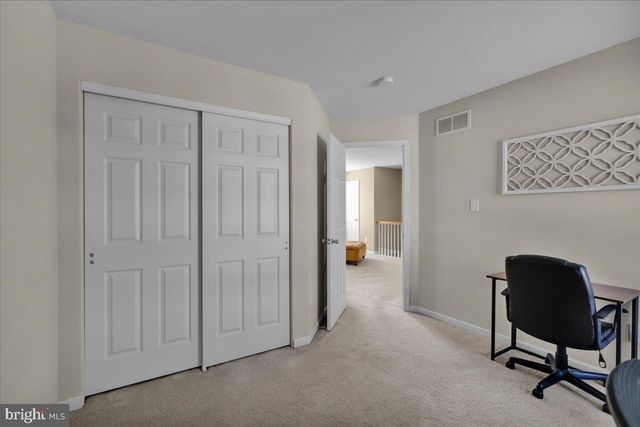 37 WALNUT DR W, Bernville, PA 19506