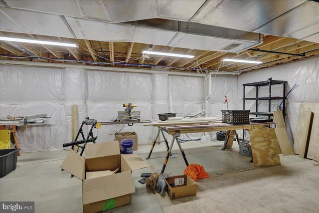 37 WALNUT DR W, Bernville, PA 19506