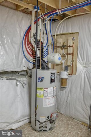 37 WALNUT DR W, Bernville, PA 19506