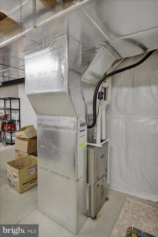 37 WALNUT DR W, Bernville, PA 19506