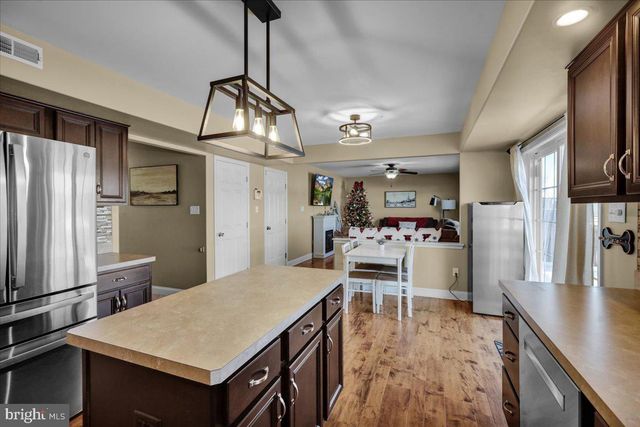 37 WALNUT DR W, Bernville, PA 19506