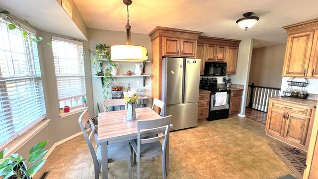 1103 Aaron Avenue, Monett, MO 65708