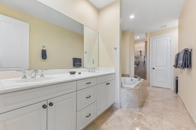 41 Via Floresta Drive, Boca Raton, FL 33487