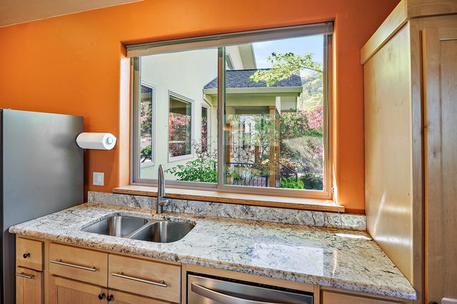 130 Westwood Street, Ashland, OR 97520